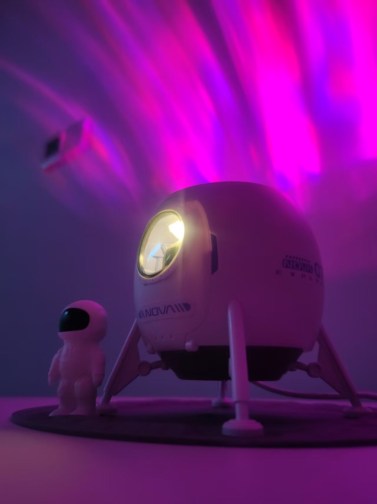 Astronaut galaxy night lamp