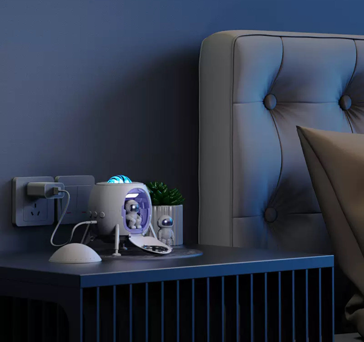 Astronaut galaxy night lamp